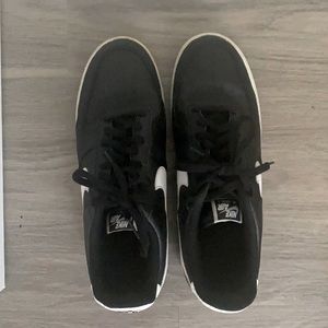 Black and white Air Force shoes size 12